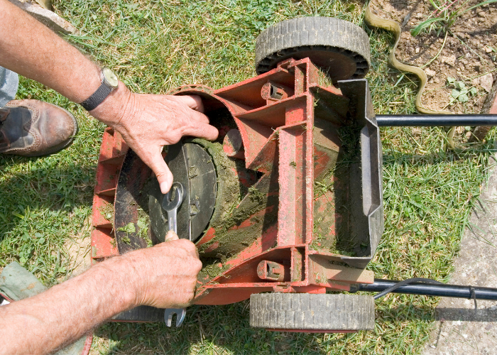 How to Get Rid of a Lawn Mower: 7 Easy Ways to Dispose, Sell, or Recycle It