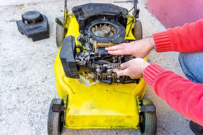 How to Fix a Lawn Mower: Easy Troubleshooting and Repair Tips
