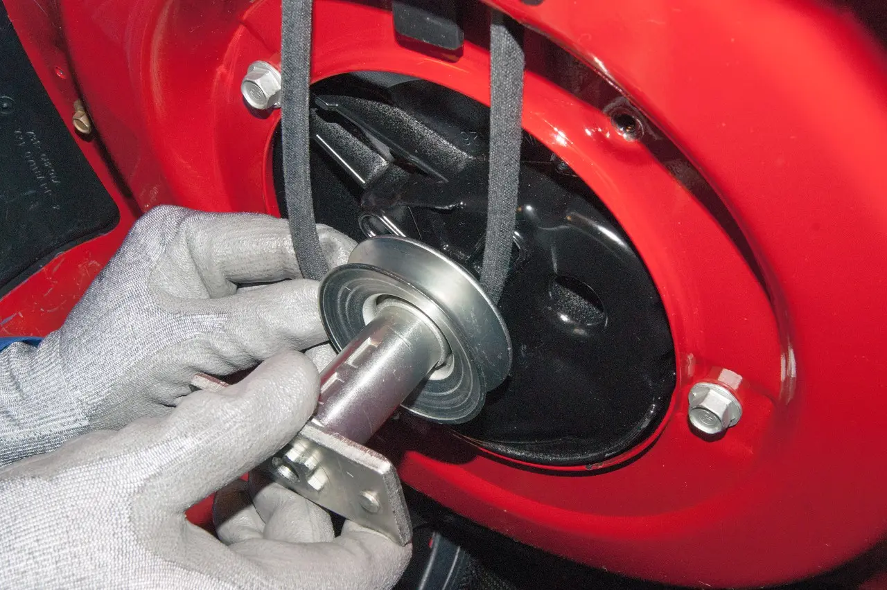 How to Adjust Belt Drive Walk Behind Mower for Smooth, Efficient Cutting