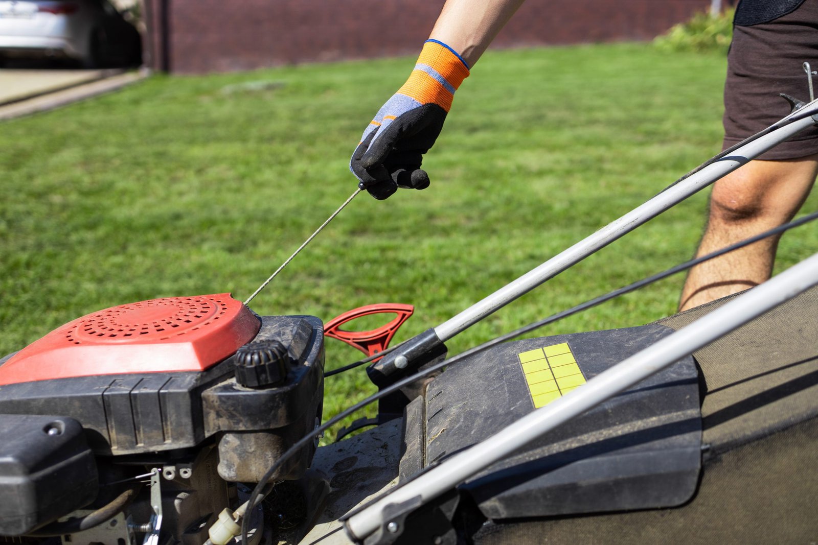 How to Start a Lawn Mower: Step-by-Step Guide for Beginners