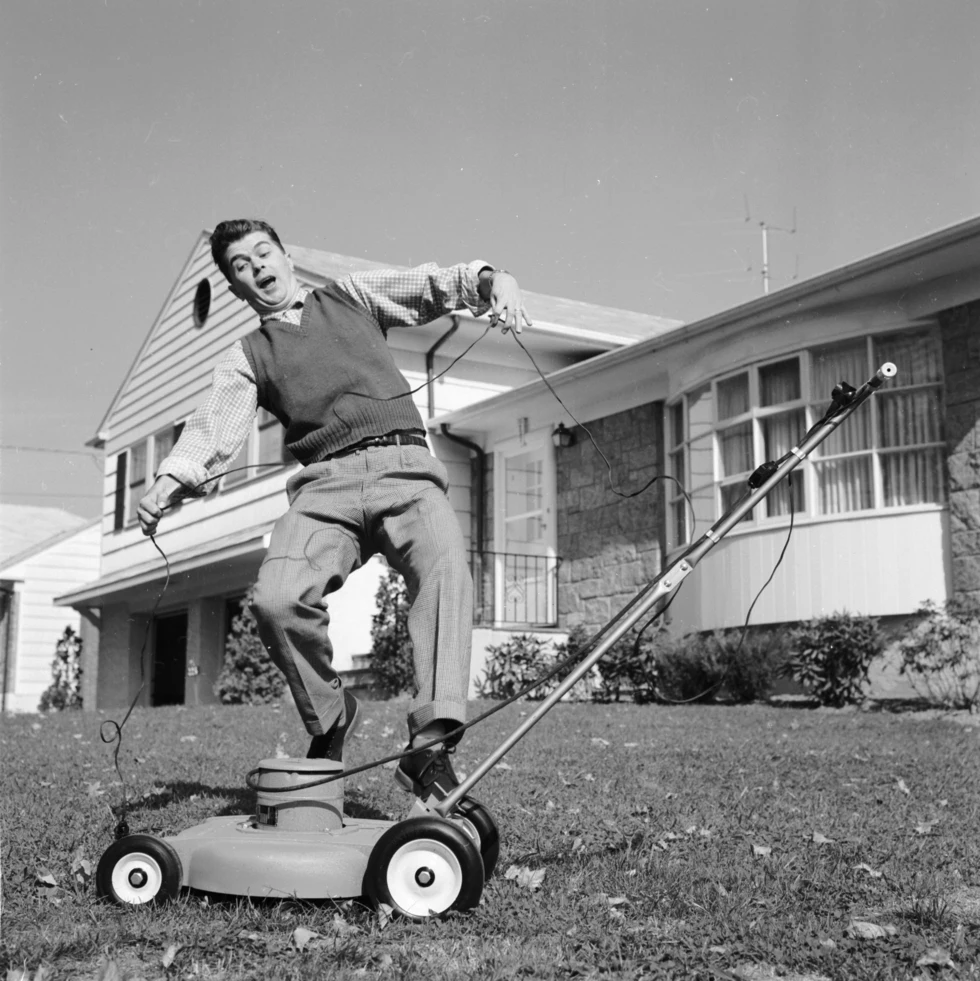 How Early Can I Mow My Lawn? Best Time to Start Mowing in the Morning