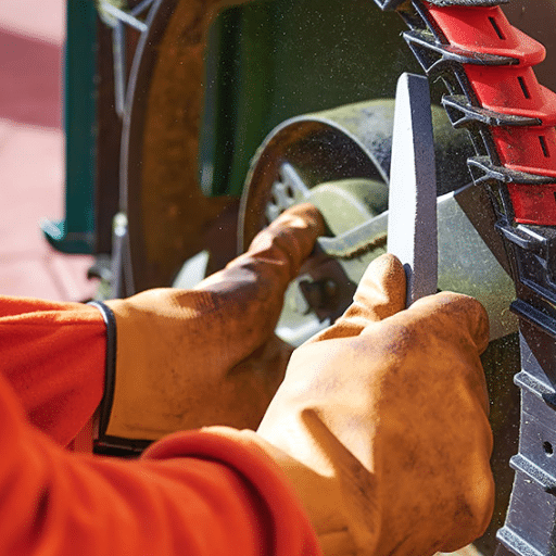 How to Change a Lawn Mower Blade Safely and Easily in 7 Steps