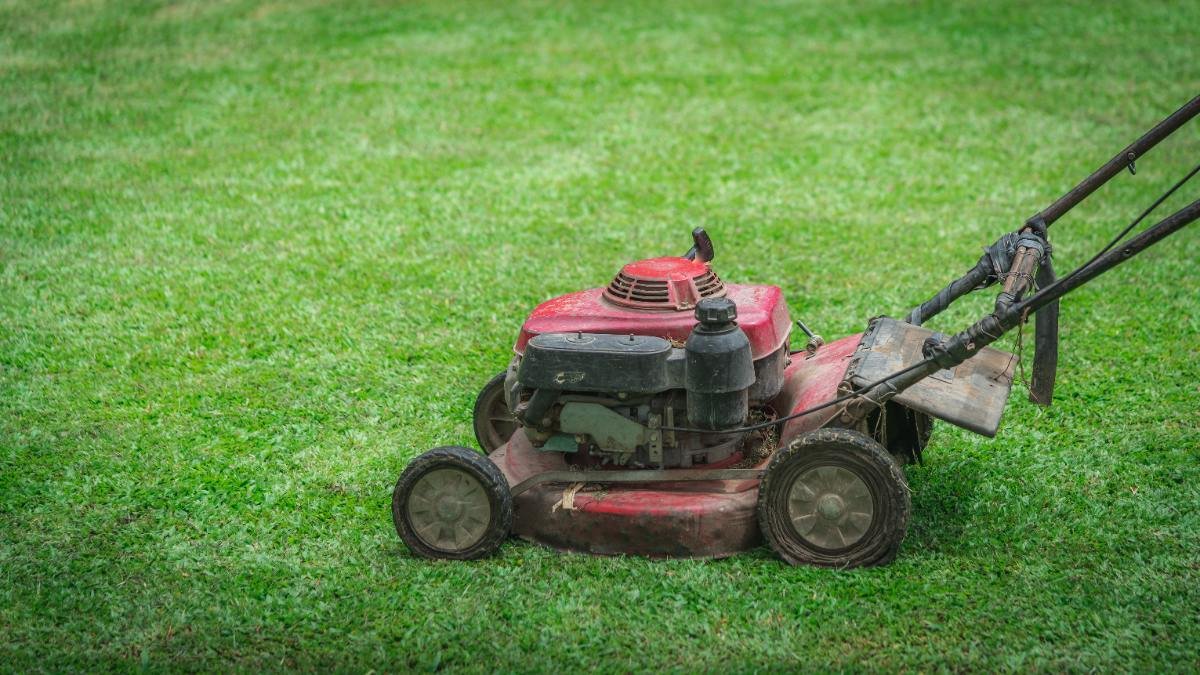How to Get Rid of a Lawn Mower: 7 Easy Ways to Dispose, Sell, or Recycle It