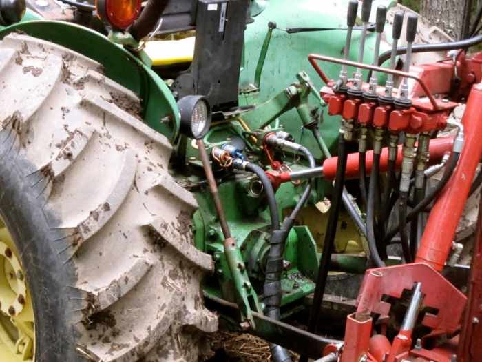 Zetor Tractor Hydraulic Lift Problems: Common Causes, Troubleshooting Tips, and Easy Fixes